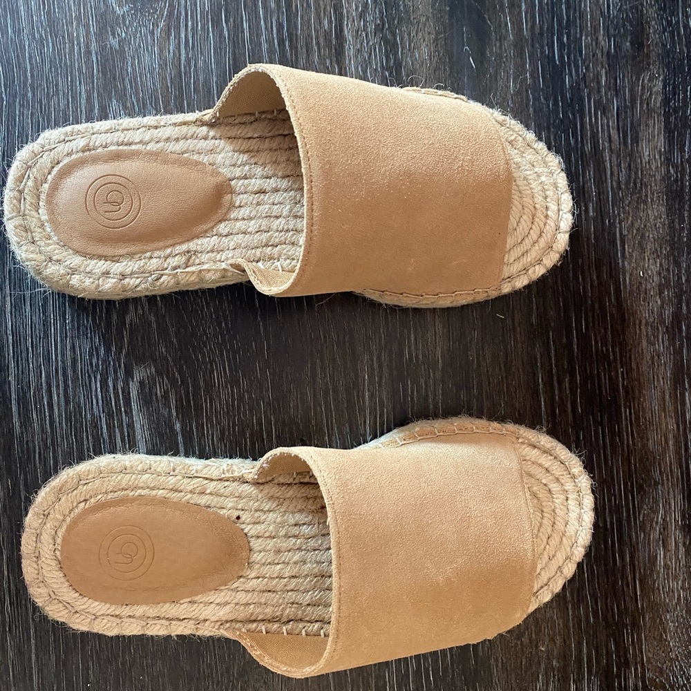Urban outfitters Mimi espadrille slide size 6 sand
